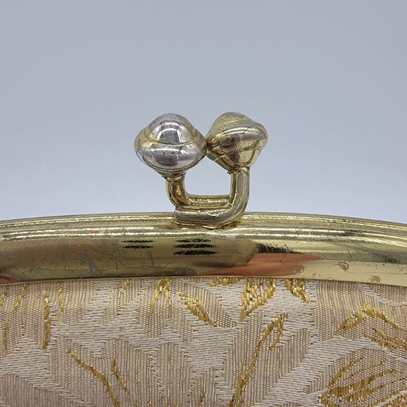 1960s Vintage Avon By Kadin White and Gold‎ Rayon Clutch - Picture 3 of 9
